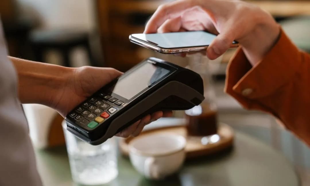 Jak płacić telefonem w Millennium - proste sposoby na mobilne płatności