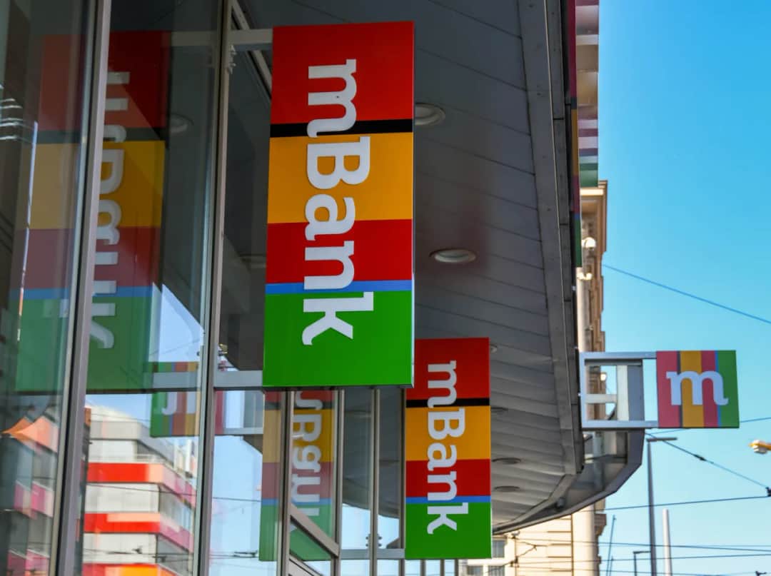 Kiedy przychodzą przelewy w mBank? Sprawdź, by uniknąć opóźnień